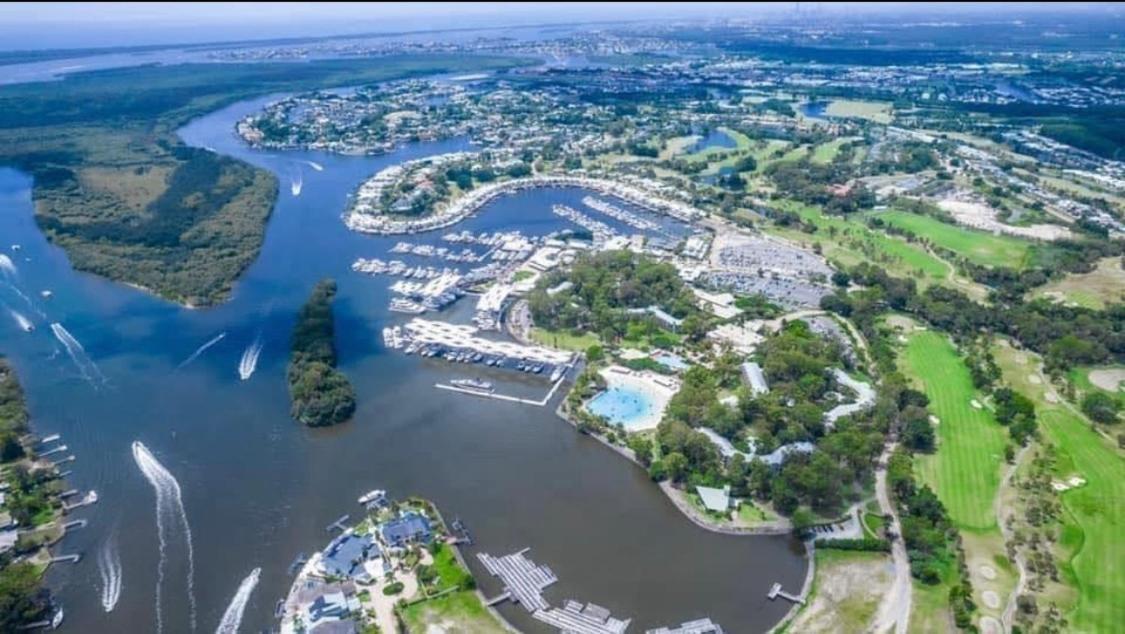 Large Studio In The Heart Of Hope Island & Sanctuary Cove Hotel Gold Coast Exterior photo
