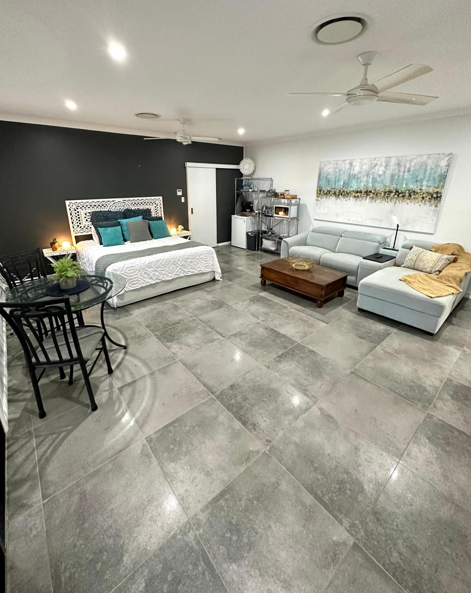 Large Studio In The Heart Of Hope Island & Sanctuary Cove Hotel Gold Coast Exterior photo